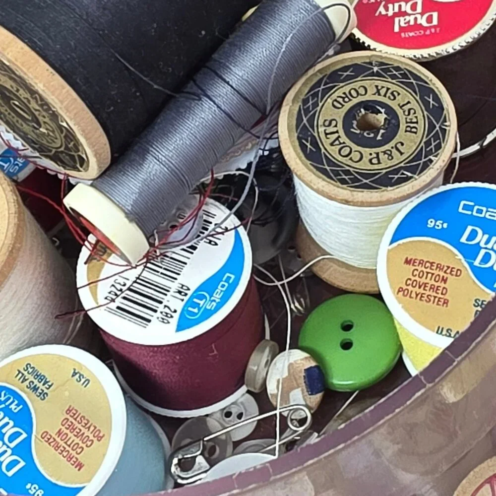Vintage Blue Rotating‎ Sewing Thread Organizer Spool Holder Threads Accessories